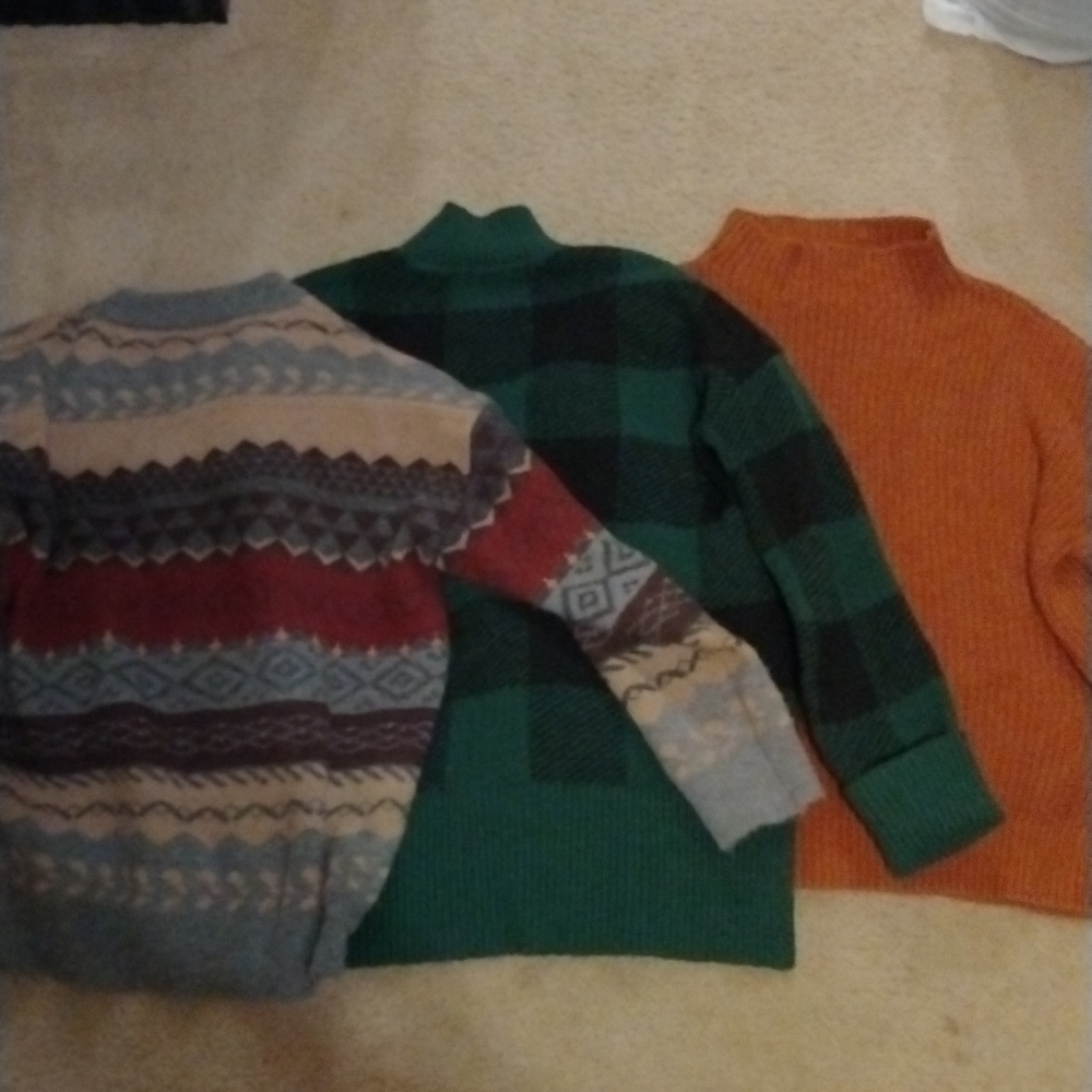 Sweater bundle - Picture 2 of 4